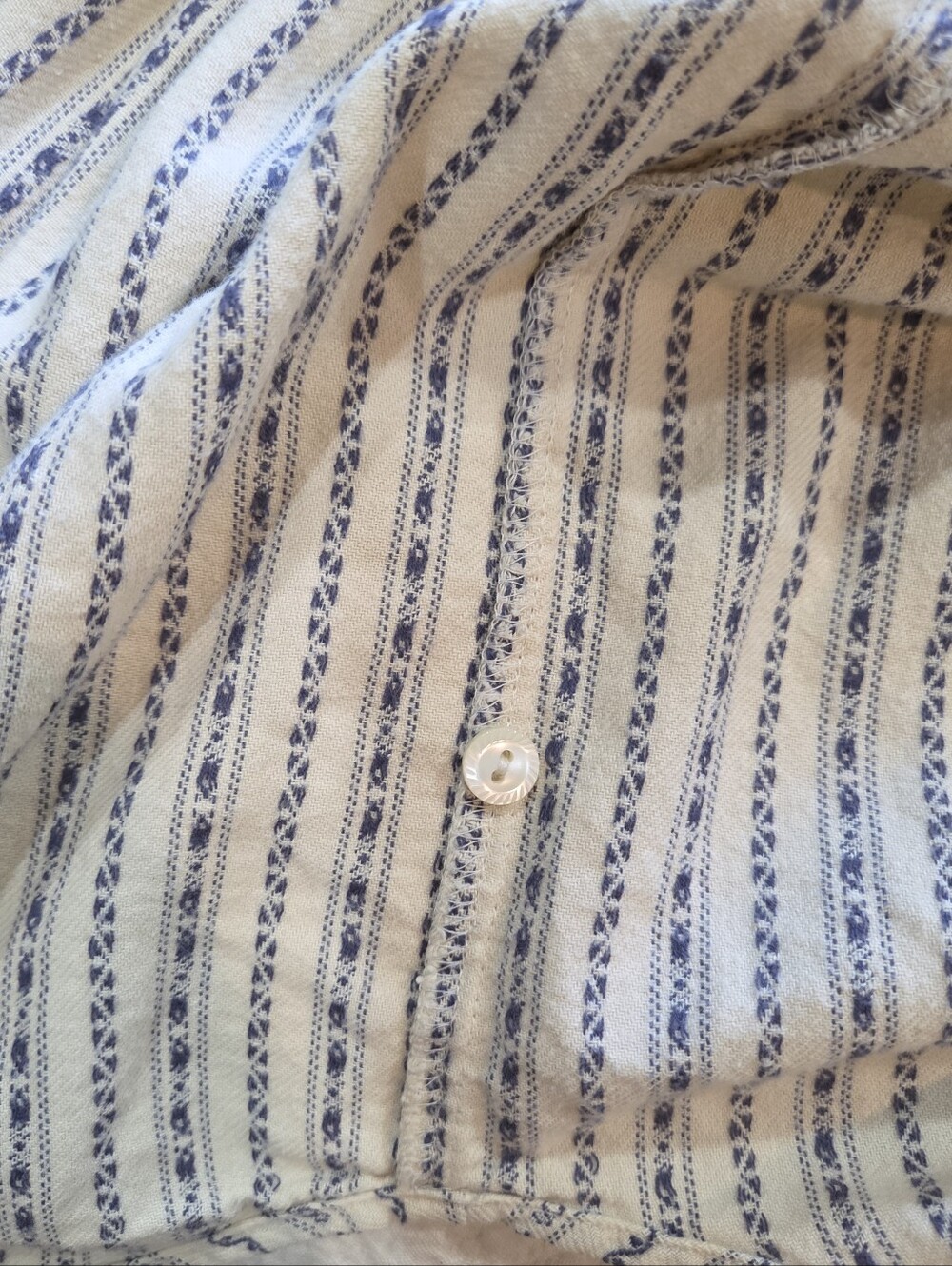 VTG LL Bean Cotton Dobby Nightgown Pintuck Pleats Size Large Cream Blue Cottage - Picture 10 of 11